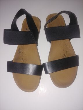 Kent Two Band Leather Black Strappy Flat Sandals. Size 8